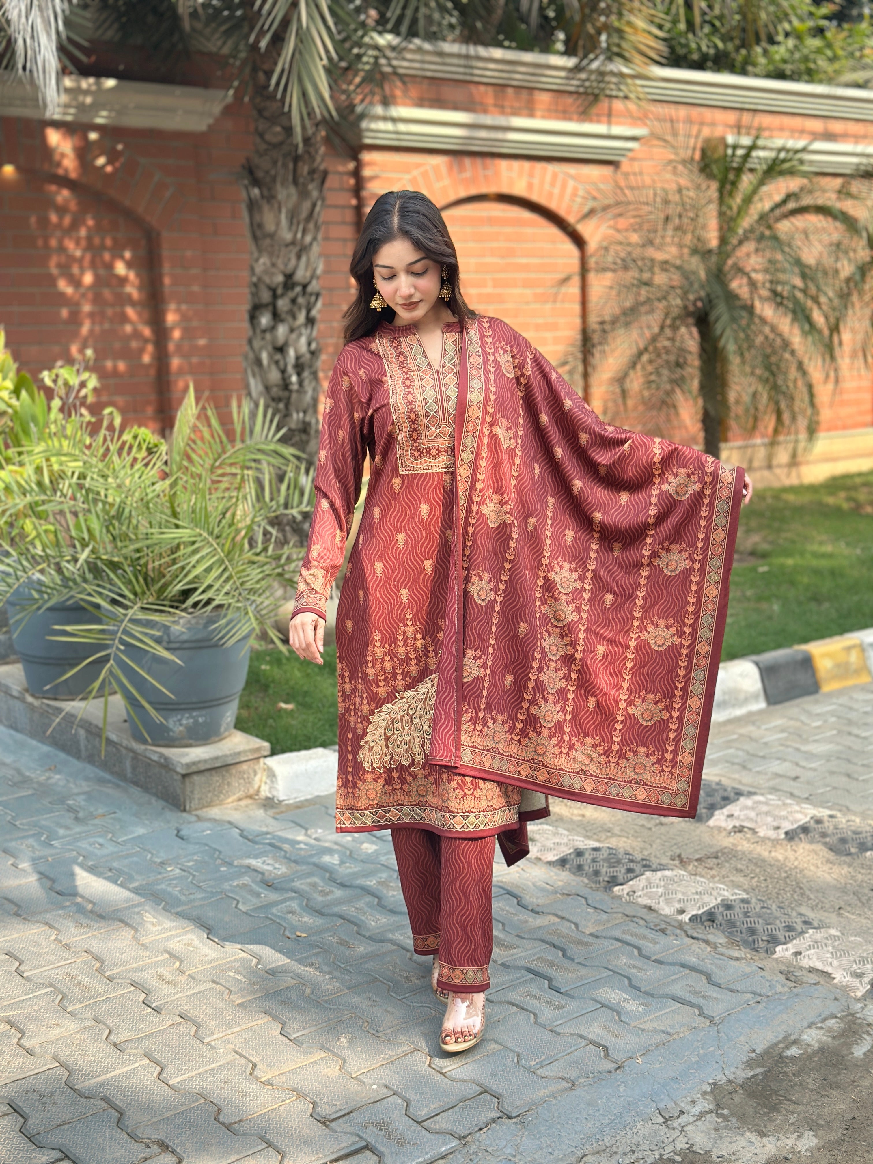 Royal Mor - Label Tu Hai