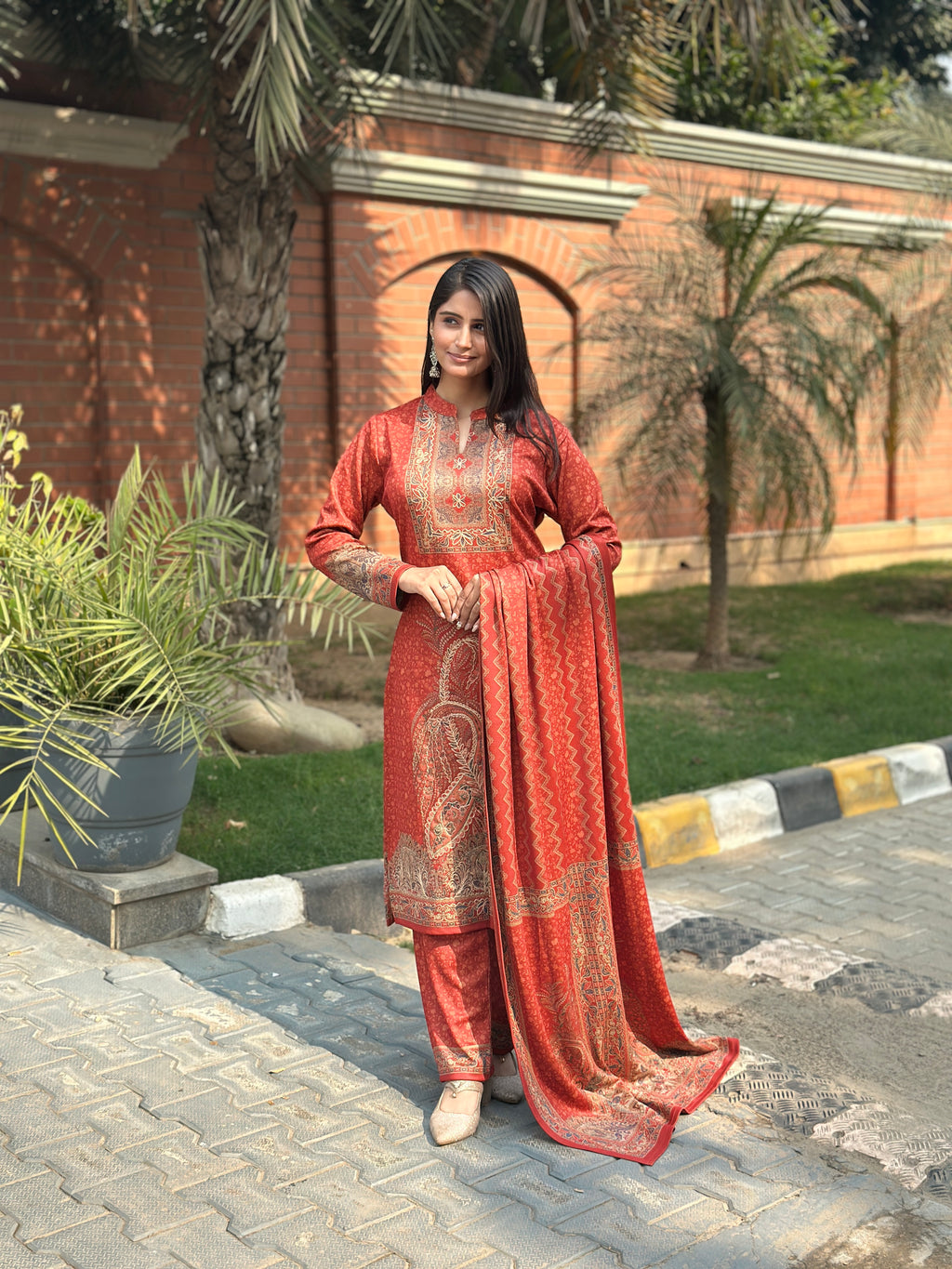 Buta Royale - Label Tu Hai