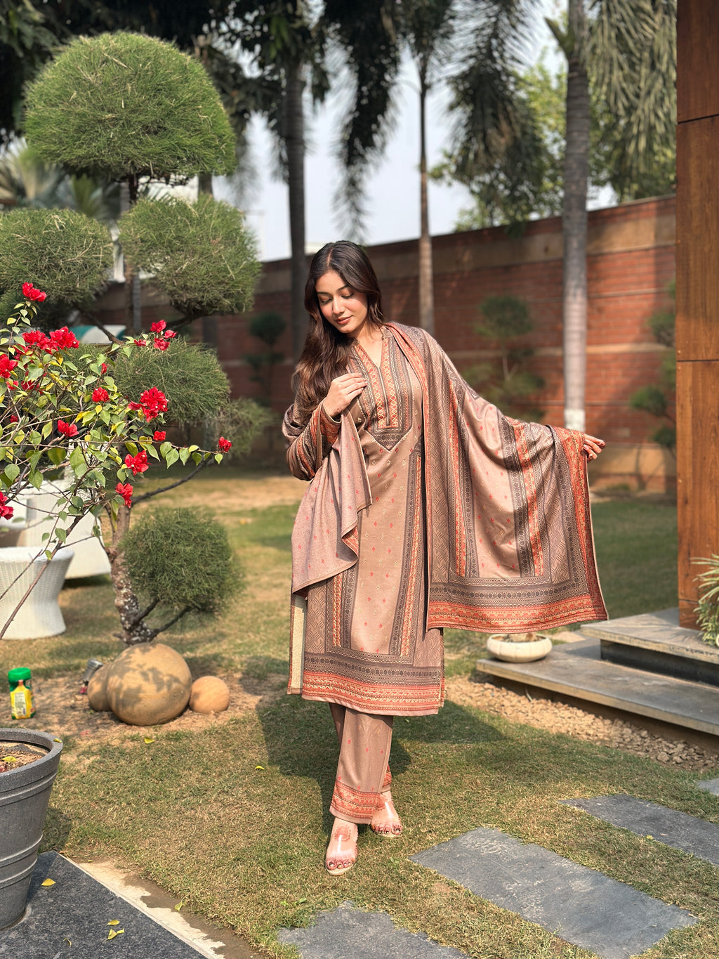 Crown Mesh - Label Tu Hai