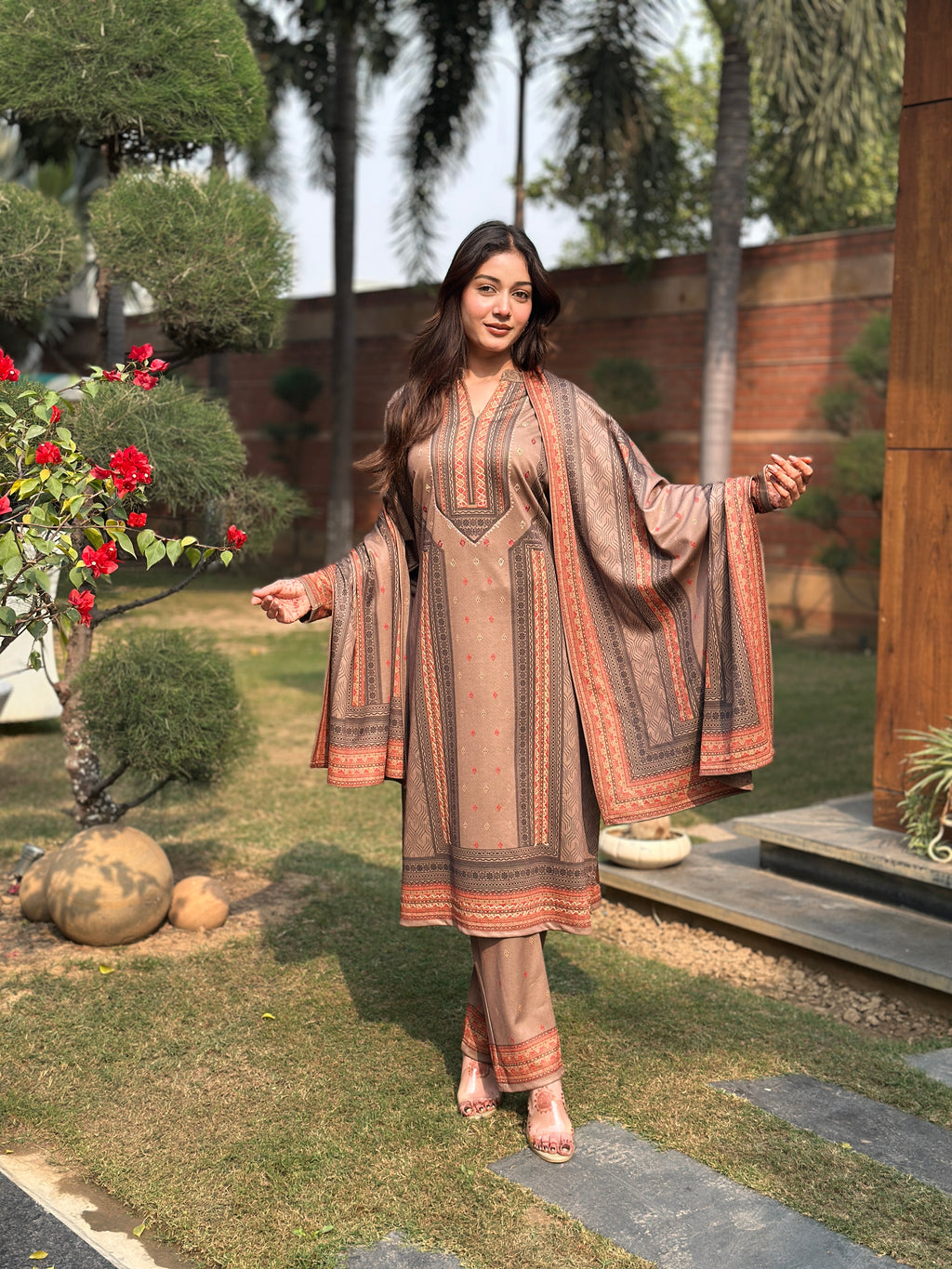 Crown Mesh - Label Tu Hai