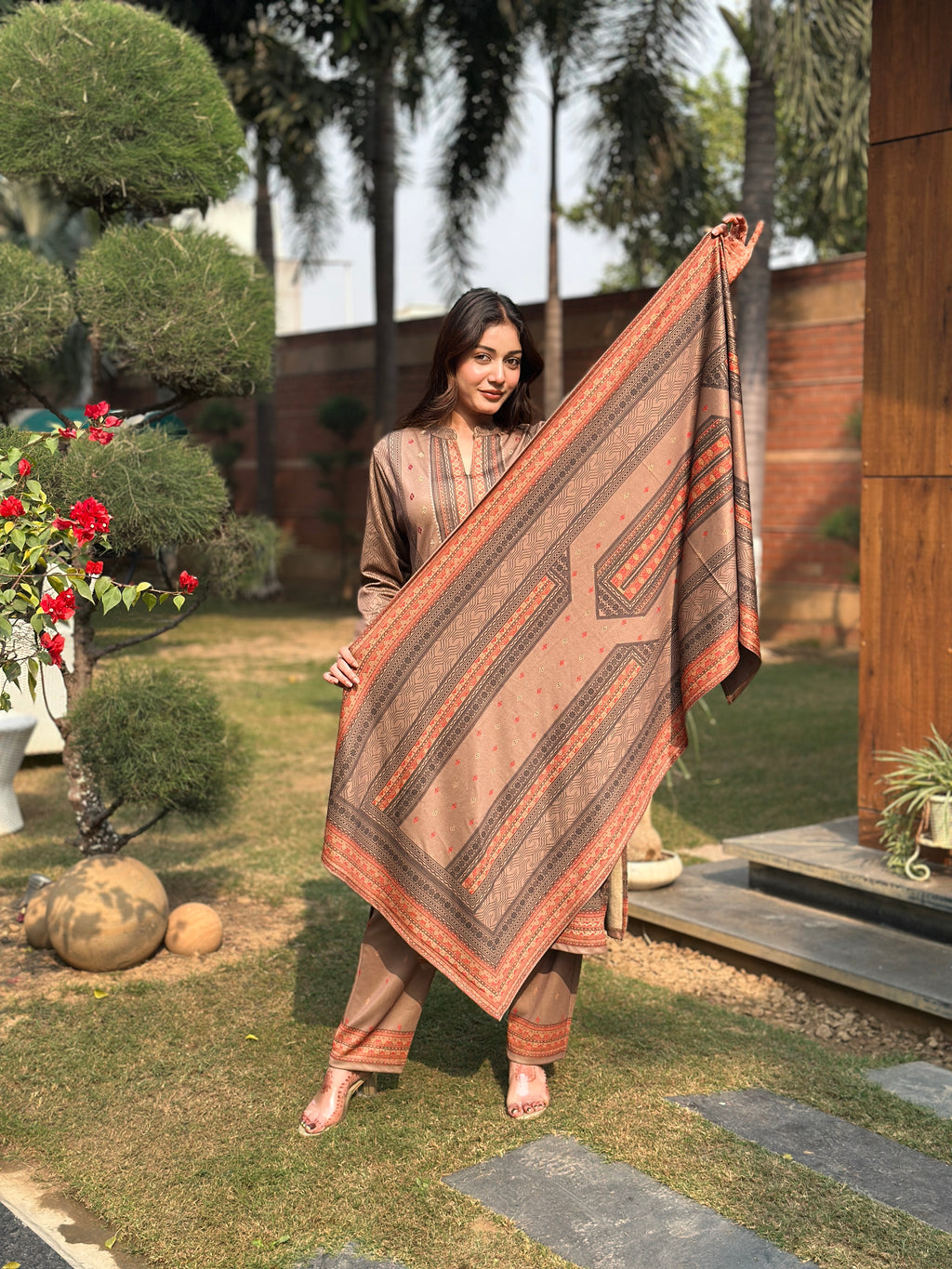 Crown Mesh - Label Tu Hai