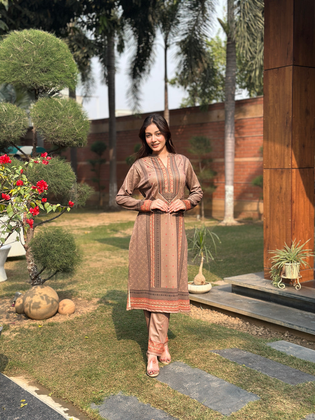 Crown Mesh - Label Tu Hai