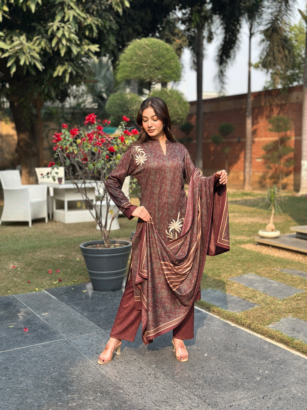 Royal Weave - Label Tu Hai