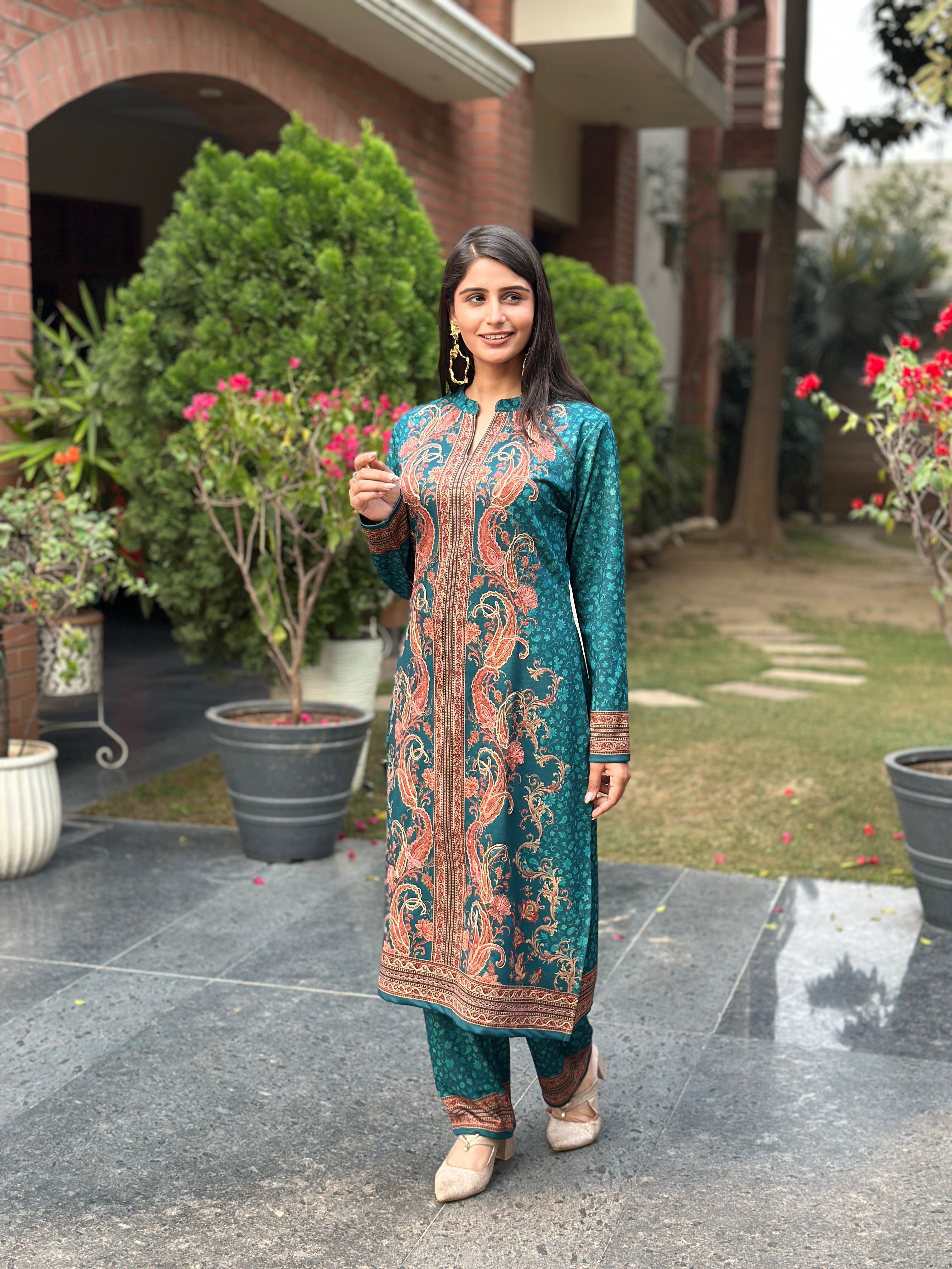 Paisley Charm - Label Tu Hai