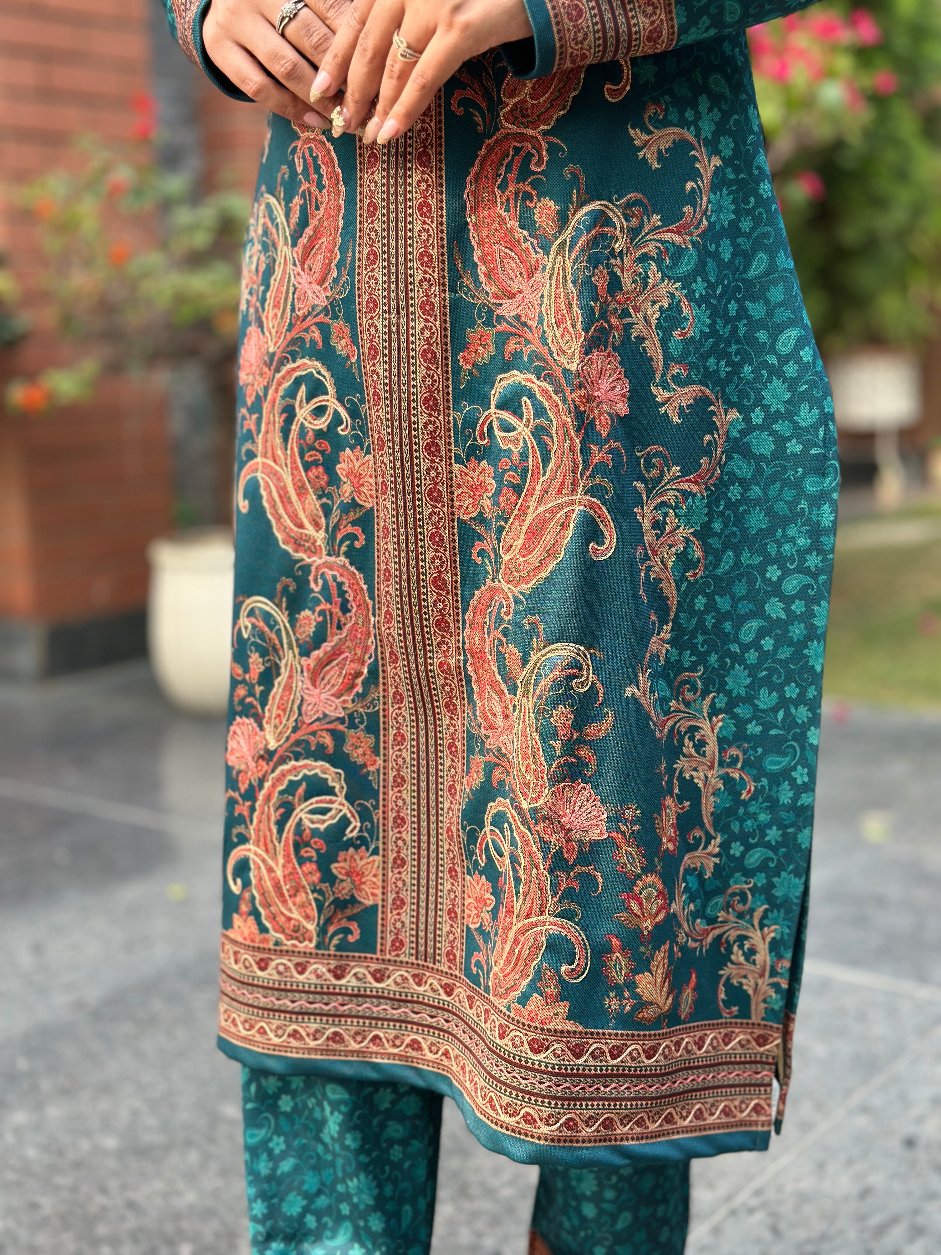 Paisley Charm - Label Tu Hai