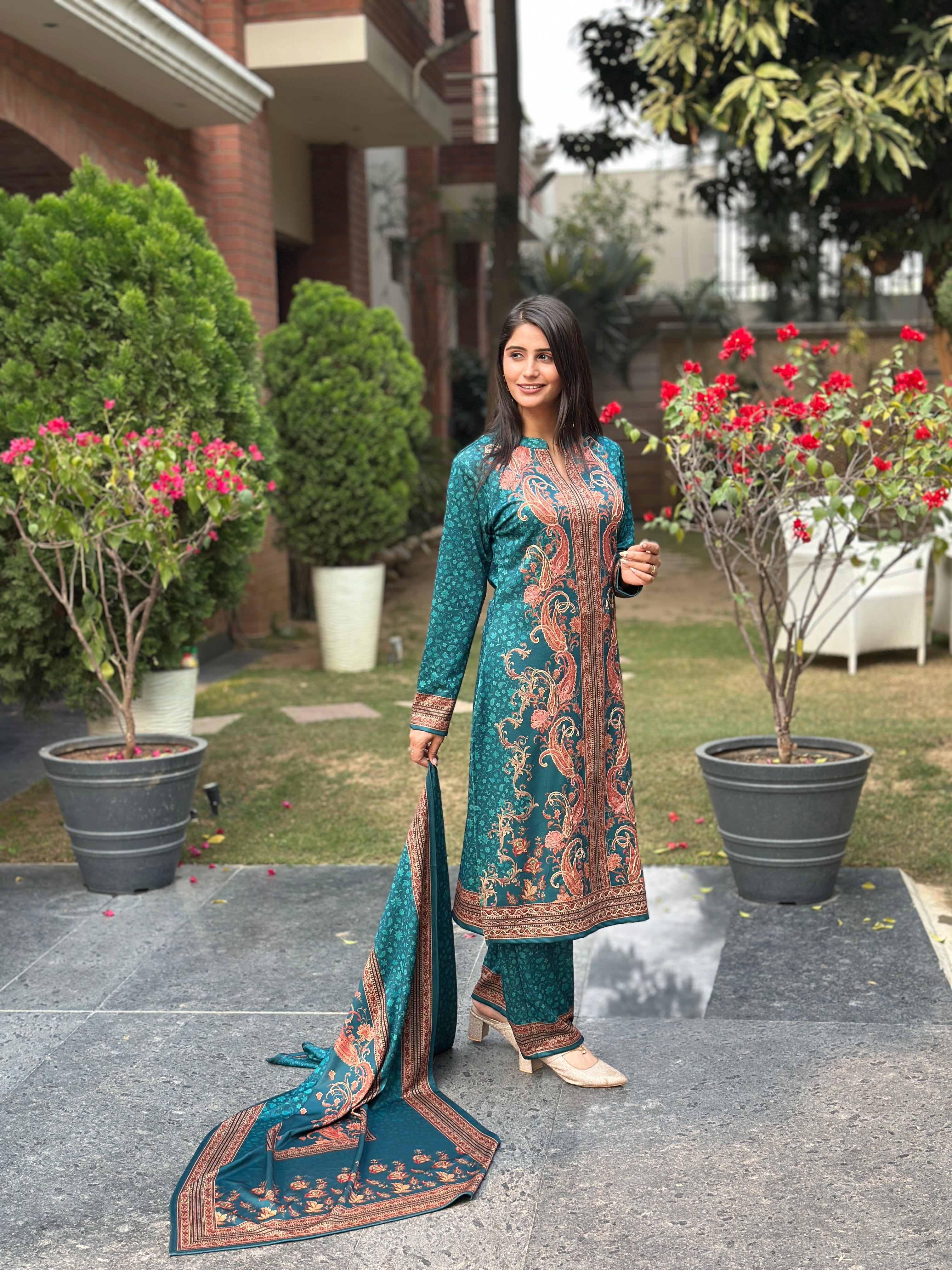 Paisley Charm - Label Tu Hai